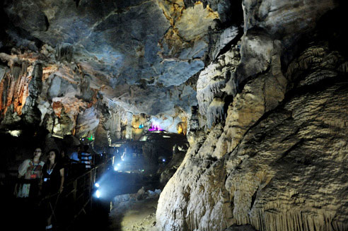 Picture 7 of Magic beauty in Asia's longest dry cave