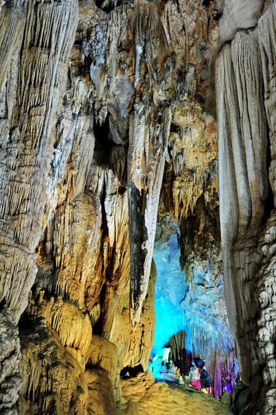 Picture 9 of Magic beauty in Asia's longest dry cave