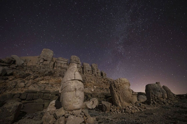 Picture 3 of Magical sunset on giant stone statues
