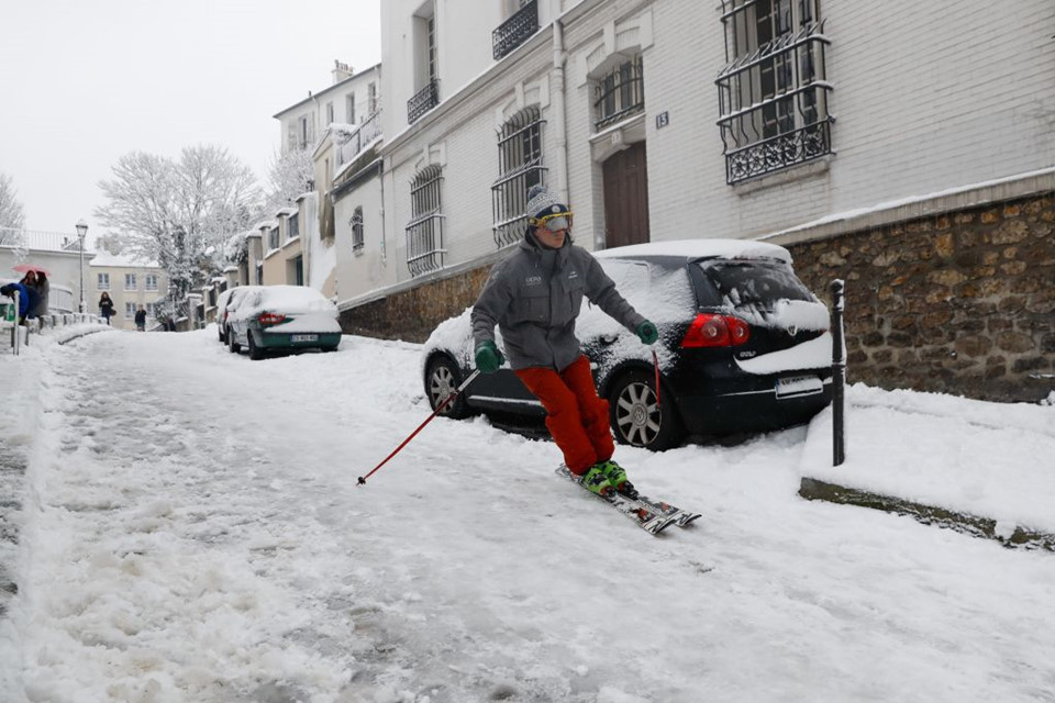 Picture 8 of Magnificent Paris with a record snowfall in three decades