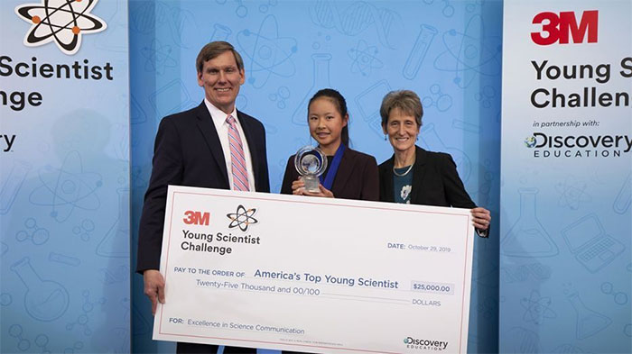 Picture 3 of Making a liquid first aid bandage, the 'little scientist' won a $ 25,000 prize