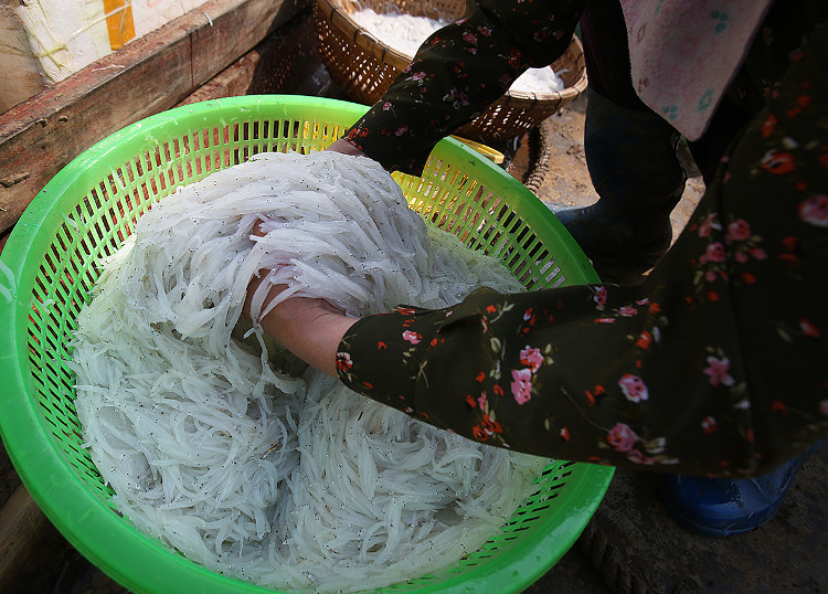 Picture 3 of Many specialty fish species in the mountain wholesale market