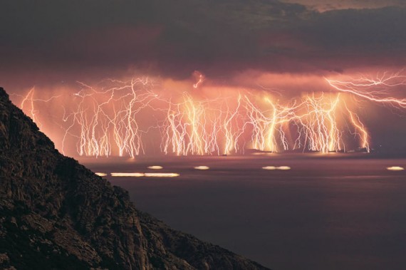 Picture 7 of Maracaibon lake, which is the most hit by lightning in the world
