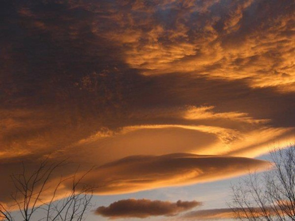 Picture 6 of Marvel at clouds that look like UFOs