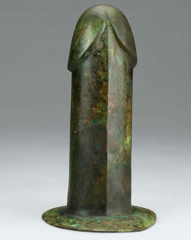 Picture 2 of Marvel at discovering a dildo in an ancient Chinese tomb