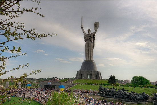 Picture 1 of Marvel at the 7 tallest statues in the world