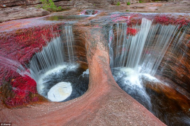 Picture 1 of Marvel at the beauty of the rainbow-colored river