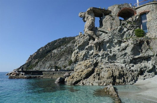 Picture 5 of Marvel at the 'erect on the cliff' buildings