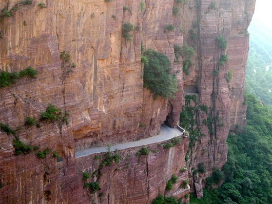 Picture 7 of Marvel at the 'erect on the cliff' buildings