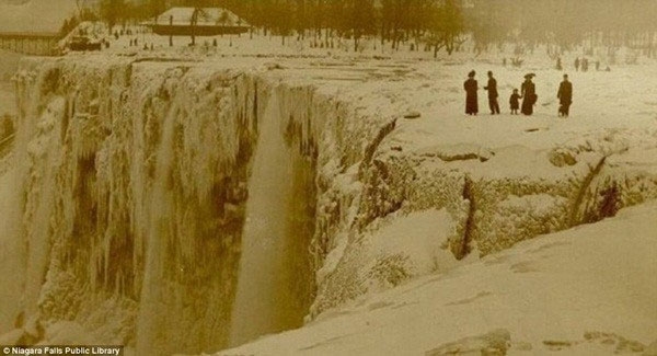 Picture 12 of Marvelous ice fall waterfall in record cold wave