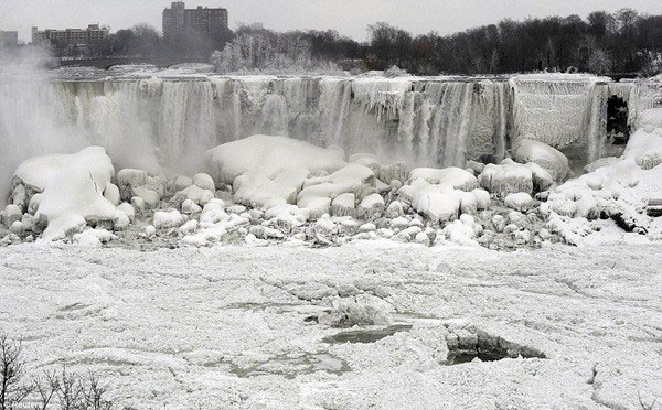 Picture 9 of Marvelous ice fall waterfall in record cold wave
