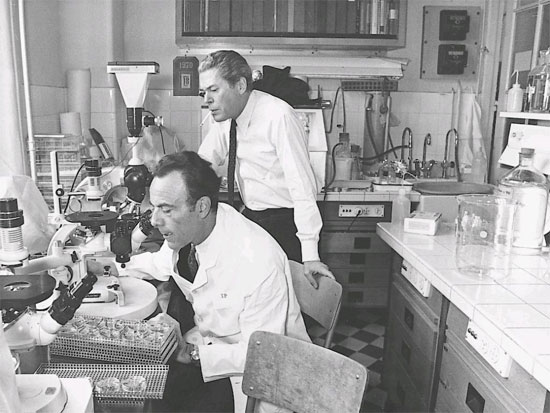 Picture 1 of Master of Nobel Prize for Medicine in 1965 died