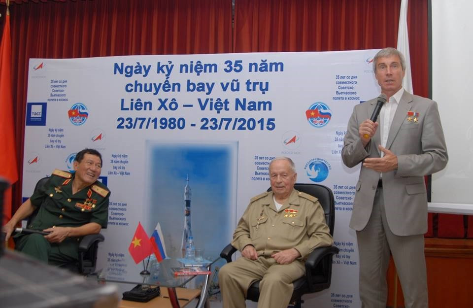 Picture 11 of Memorable image of astronaut Viktor Gorbatko and Pham Tuan flying to space