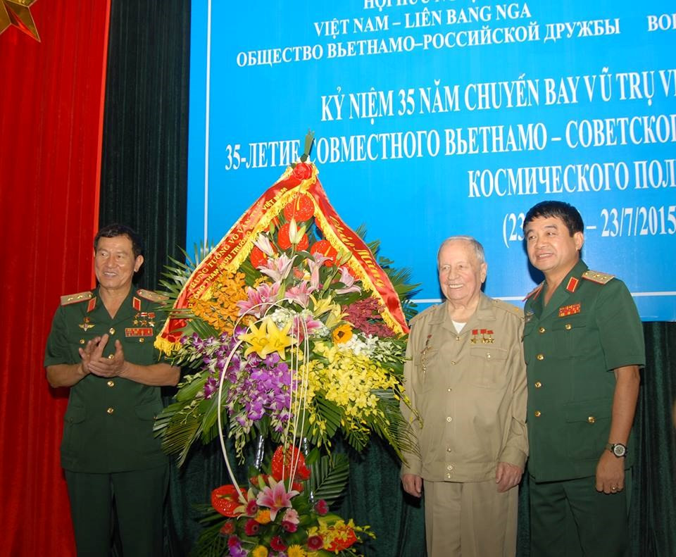Picture 13 of Memorable image of astronaut Viktor Gorbatko and Pham Tuan flying to space