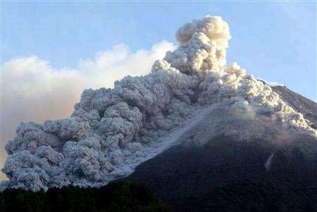Picture 5 of Merapi volcano began erupting