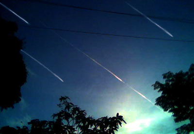 Picture 1 of Meteor in the sky of Hanoi