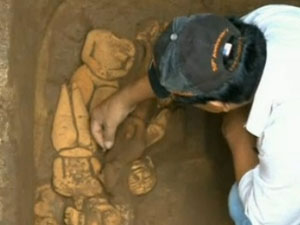 Picture 1 of Mexico discovered 16th-century Mayan tombs