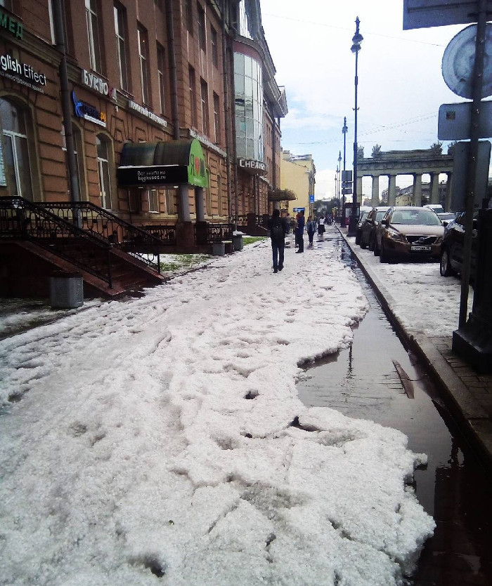 Picture 2 of Mid-summer, streets of glaciers in Russia