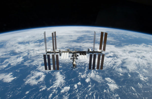 Picture 2 of Missing 'garbage', ISS must change its trajectory