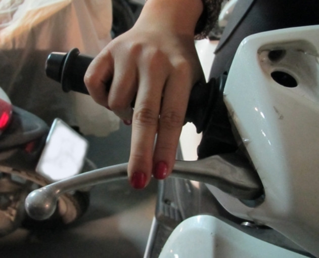 Picture 4 of Mistakes of Vietnamese people when using motorcycles