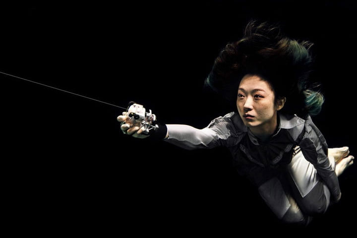Picture 1 of MIT fabricates silk guns to move in non-gravity space