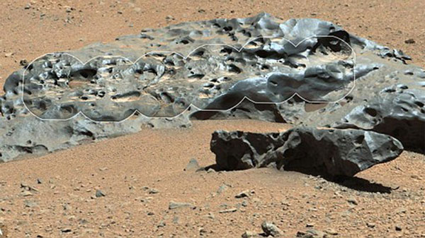 Picture 1 of Mo Mo found a meteorite pattern on Mars
