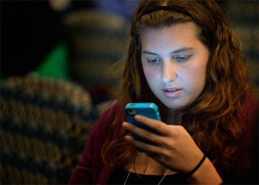 Picture 1 of Mobile phones repel human evolution