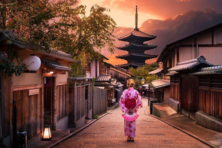 Picture 12 of Modern and ancient life in Japan