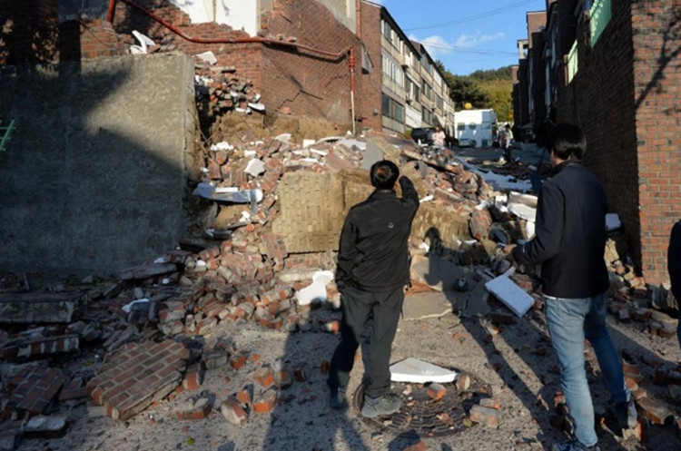 More than 1,000 houses were devastated by Korea's second strongest earthquake images 7