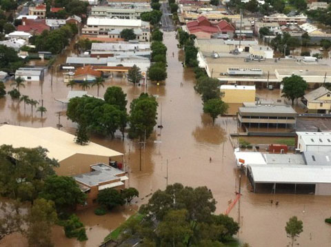 Picture 3 of More than 10,000 Australians stuck in the flood