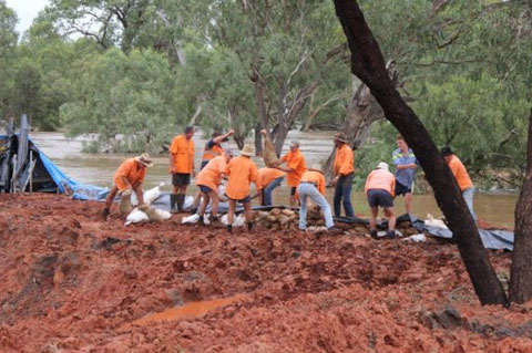 Picture 9 of More than 10,000 Australians stuck in the flood