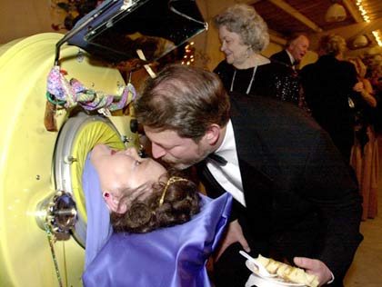 Picture 1 of More than half a century living with artificial lungs