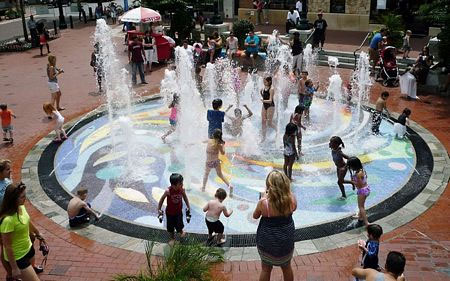 Picture 15 of More than half of America has suffered from drought