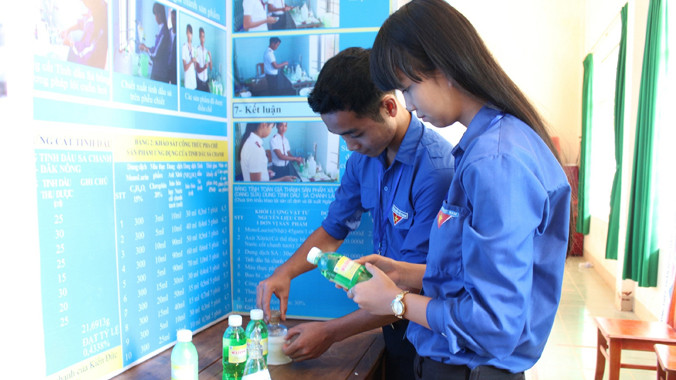 Picture 1 of Mosquito repellent bathing milk of two Central Highlands students