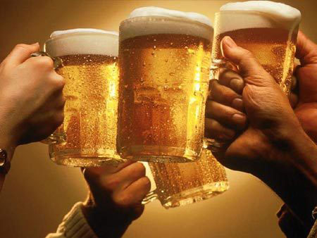 Picture 1 of Mosquitoes 'like' people drinking beer
