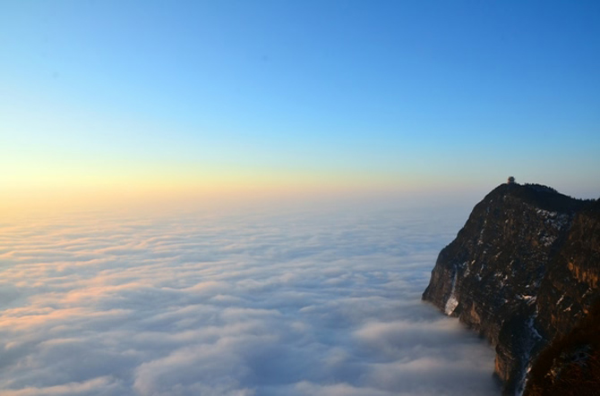 Picture 9 of Mount Emei and Great Lac Lac Buddha