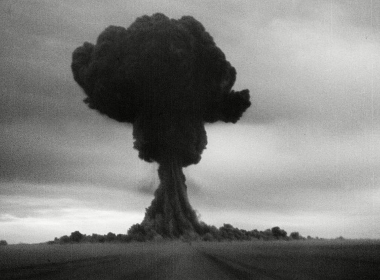 Picture 3 of Mushroom clouds haunt mankind for 72 years