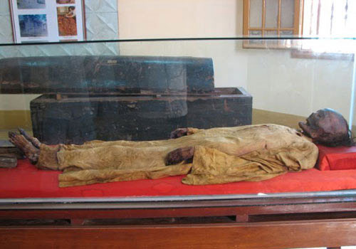 Picture 2 of Mysterious ancient mummy in Saigon