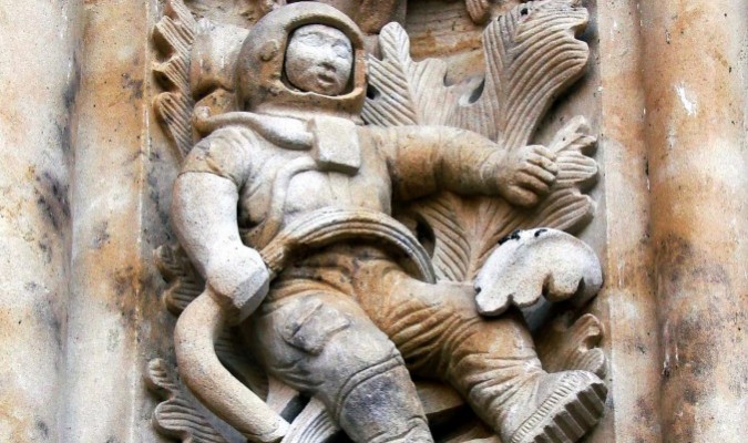 Picture 1 of Mysterious astronaut carvings at the 300-year-old Spanish church