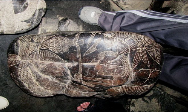 Picture 8 of Mysterious carved black stones in Peru