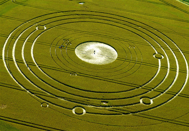 Picture 7 of Mysterious circles in the field