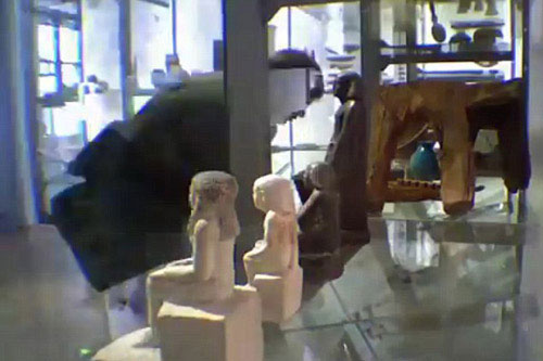 Picture 2 of Mysterious Egyptian statues themselves move