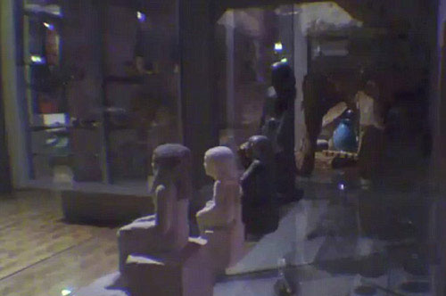 Picture 3 of Mysterious Egyptian statues themselves move