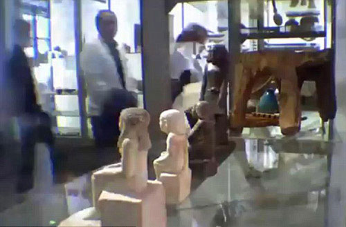 Picture 4 of Mysterious Egyptian statues themselves move