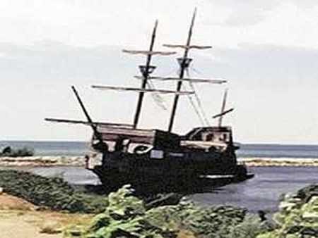 Picture 2 of Mysterious ghost ships (part 2)