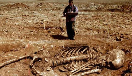 Picture 4 of Mysterious giant skulls in the Death Valley