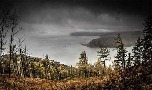 Picture 6 of Mysterious legend in the world's deepest freshwater lake