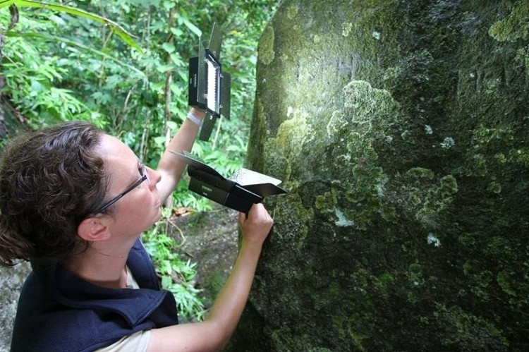 Picture 2 of Mysterious messages in Madagascar