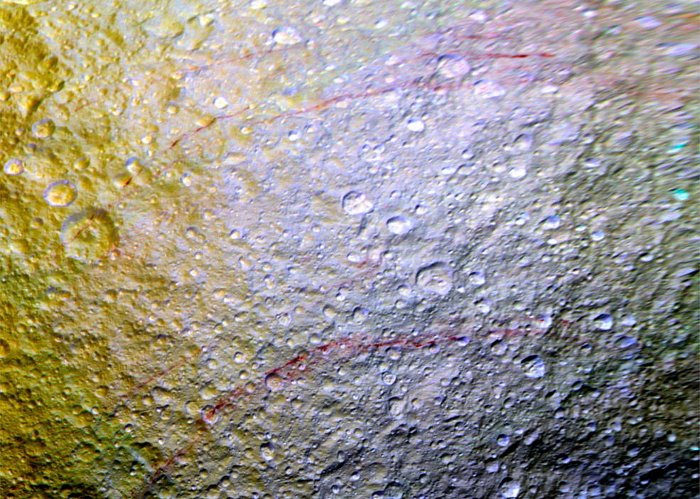 Picture 1 of Mysterious red streaks on Saturn moon