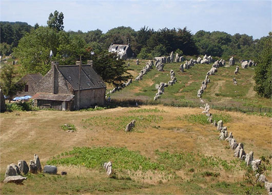 Picture 3 of Mysterious stone statues of prehistoric stone in France